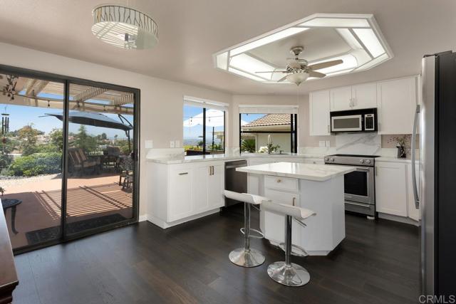 Detail Gallery Image 5 of 35 For 13336 Corte De Comares, Rancho Bernardo (San Diego),  CA 92128 - 3 Beds | 2 Baths