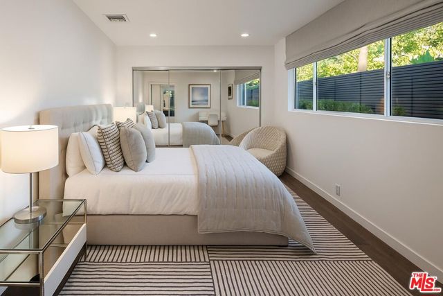 602 N Whittier Drive, Beverly Hills CA: https://media.crmls.org/mediaz/377265f1-786e-413b-b8c4-027d8e2437aa.jpg