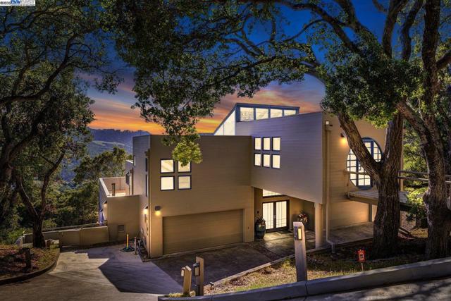 319 Tappan Ter, Orinda CA: https://media.crmls.org/mediaz/37732011-67ea-42a8-9300-6606729d20b0.jpg