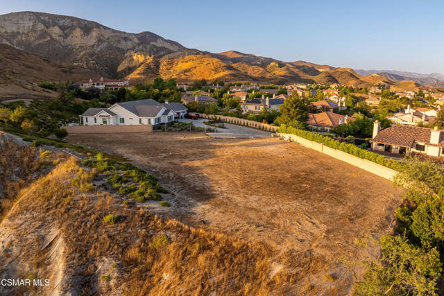 4221 Goldstone Lane, Simi Valley CA: https://media.crmls.org/mediaz/377327ac-3eae-4c3e-b2d1-aa650221ccb5.jpg