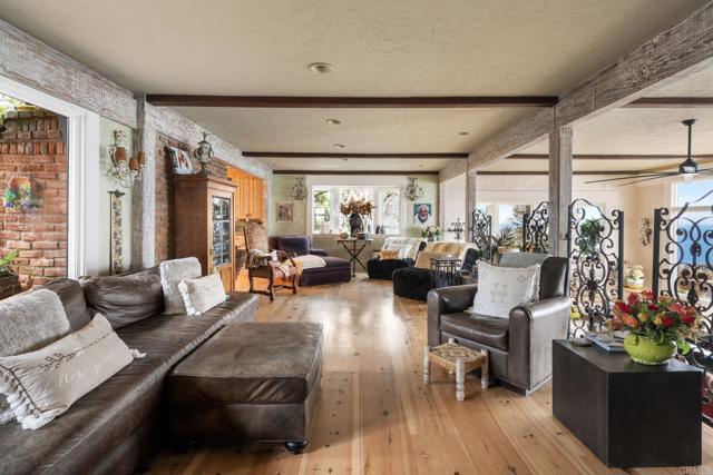 200 Neptune Avenue, Encinitas CA: https://media.crmls.org/mediaz/3773293f-4281-4181-92bf-2999608ca0c0.jpg