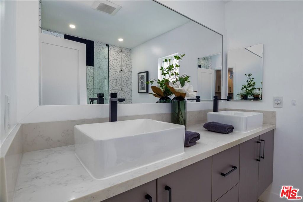 MLS #26863381 image #17