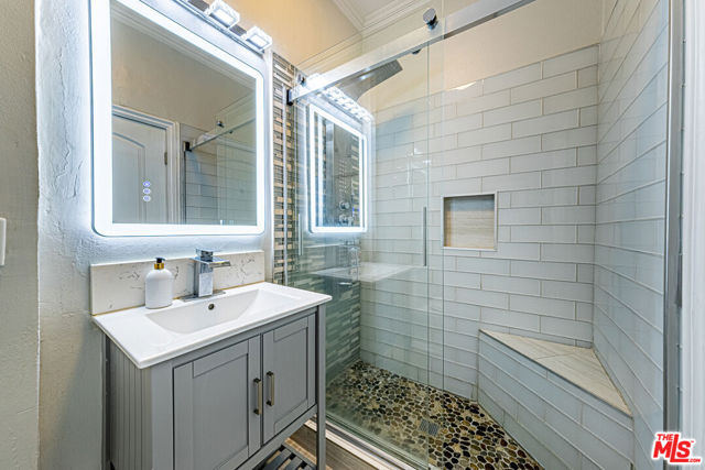 821 Lorraine Boulevard, Los Angeles CA: https://media.crmls.org/mediaz/37739fea-4d31-4416-957c-286c6a7b3c5f.jpg