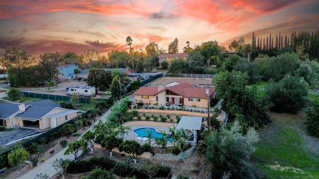 732 Hamilton Lane, Fallbrook CA: https://media.crmls.org/mediaz/3773a53e-cb4e-4478-87e4-b9c976ccd592.jpg