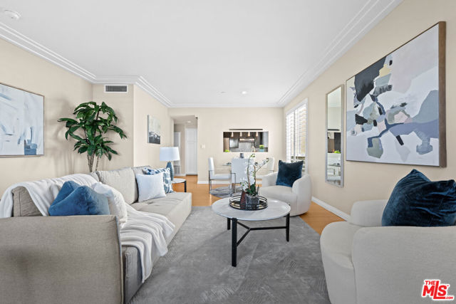 117 South Clark Drive, 305