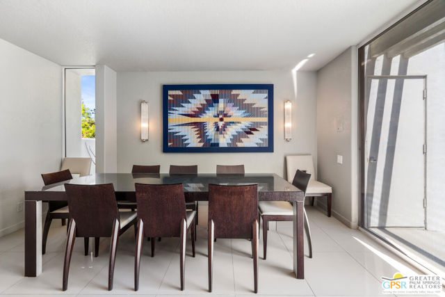 770 N Girasol Court, Palm Springs CA: https://media.crmls.org/mediaz/3774a6a9-0537-4b61-a8ee-26eb5ce0b5d6.jpg