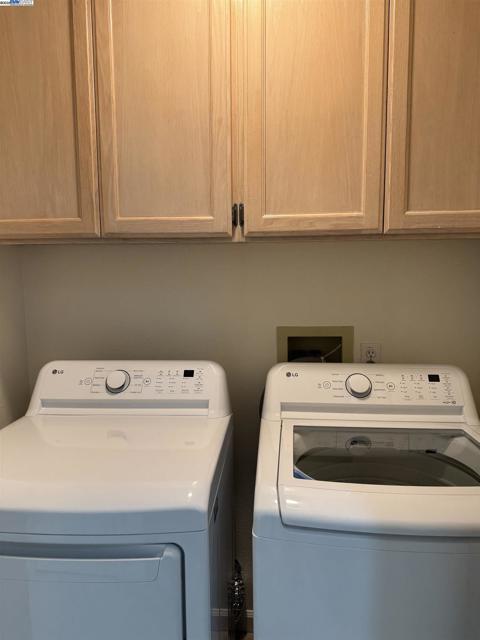 119 Heritage Park Dr, Danville CA: https://media.crmls.org/mediaz/3775b7b4-e939-4ef5-99d9-4fd178c6a6e7.jpg