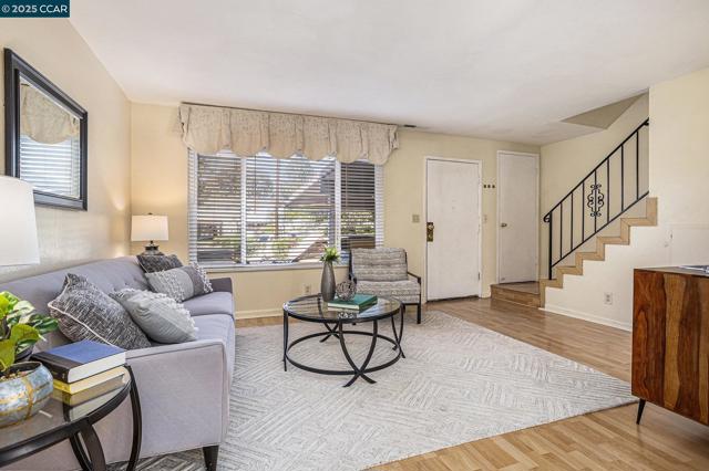 1897 Lynwood Dr, Concord CA: https://media.crmls.org/mediaz/3775d1e5-b629-4385-8ce1-196626b3fc22.jpg