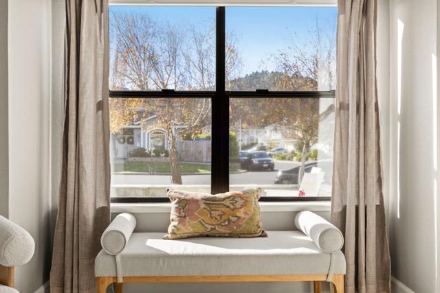 229 Marvilla Circle, Pacifica CA: https://media.crmls.org/mediaz/3776420f-fb39-4073-a78d-77fe7f6667f3.jpg