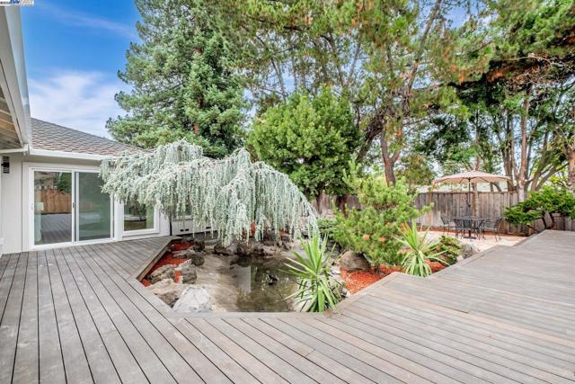 41511 Chadbourne Dr, Fremont CA: https://media.crmls.org/mediaz/3776dd64-0815-474b-8bcb-4d2c28c5c8e4.jpg