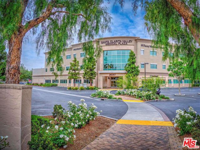 24125 Del Monte Drive, Valencia CA: https://media.crmls.org/mediaz/3777628c-cb3b-45b9-8699-b0976c77c42a.jpg