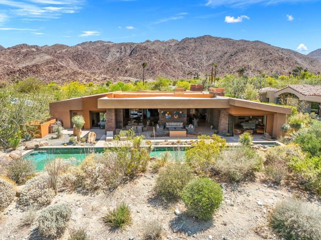 50741 Desert Arroyo Trail, Indian Wells CA: https://media.crmls.org/mediaz/3778e49c-4819-4aeb-80fc-63886c319391.jpg