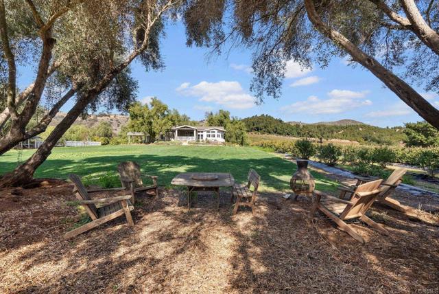 14224 Old Cole Grade Road, Pauma Valley CA: https://media.crmls.org/mediaz/37790141-d595-456f-b52b-9b7845634e4d.jpg
