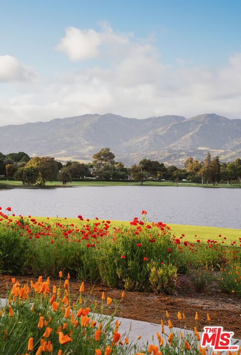 1060 Monte Drive, Santa Barbara CA: https://media.crmls.org/mediaz/3779bccb-08aa-4f95-86f5-68579f8eb563.jpg
