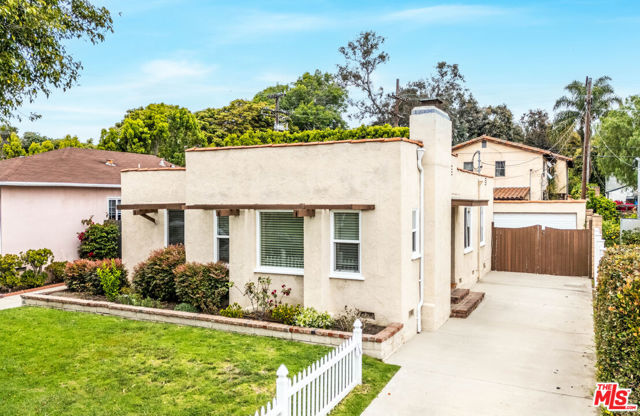 2524 Federal Avenue, Los Angeles, California 90064, 3 Bedrooms Bedrooms, ,2 BathroomsBathrooms,Single Family Residence,For Sale,Federal,24394179