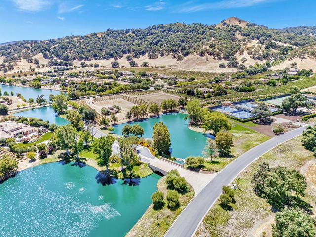1322 Lions Peak Lane, San Martin CA: https://media.crmls.org/mediaz/377a5843-a7bf-48c6-9a67-240bef619213.jpg