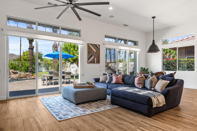 80030 Via Valerosa, La Quinta CA: https://media.crmls.org/mediaz/377b2e2a-eb44-4815-af92-ce2c79f7e5e1.jpg