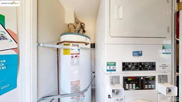 2120 E 22Nd St, Oakland CA: https://media.crmls.org/mediaz/377b3ca3-2b6f-4670-8832-cdf1e51e62c2.jpg