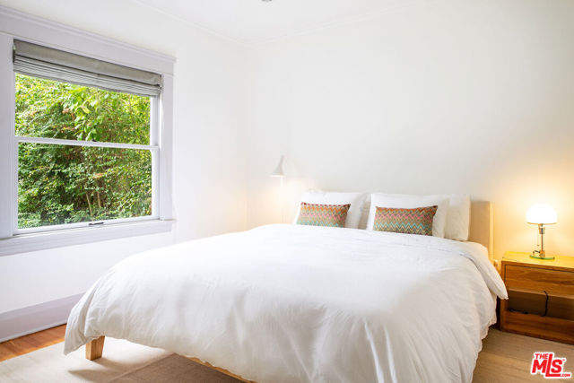 2027 Canyon Drive, Los Angeles CA: https://media.crmls.org/mediaz/377b40ae-6959-4ae5-954e-e6f506fc4927.jpg