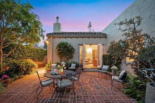 706 Edgewood Road, San Mateo CA: https://media.crmls.org/mediaz/377b9bd6-39da-49f6-b42a-ddd9900298fd.jpg