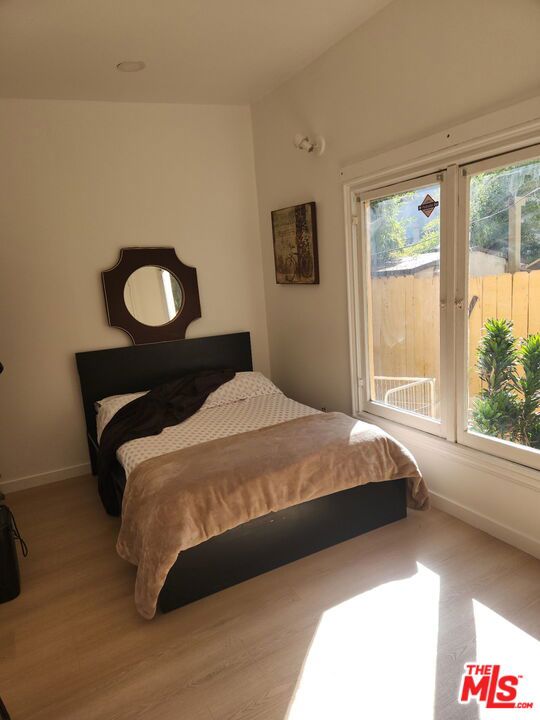 1028 N Hayworth Avenue, West Hollywood CA: https://media.crmls.org/mediaz/377be482-8e89-4046-aa6d-a8b0e941ef45.jpg