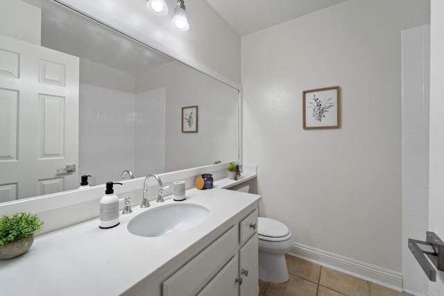 Detail Gallery Image 13 of 29 For 3652 Carmel View Rd, San Diego,  CA 92130 - 3 Beds | 2/1 Baths