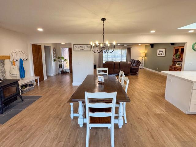 215 Rays Circle, Hollister CA: https://media.crmls.org/mediaz/377c3f66-65b9-48db-a4a3-325df27b4aeb.jpg