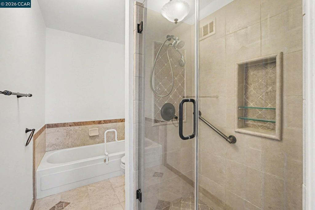 https://media.crmls.org/mediaz/377ccd45-31b6-4ed1-86ce-6ba36803c890.jpg?preset=X-Large