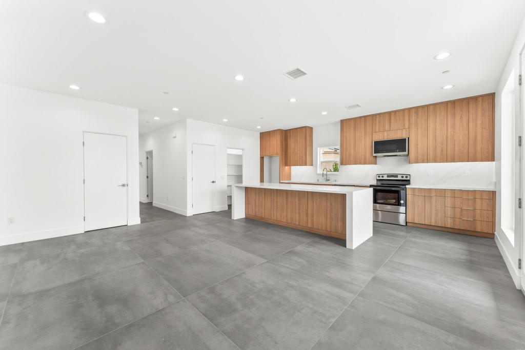 MLS #219130159DA image #4