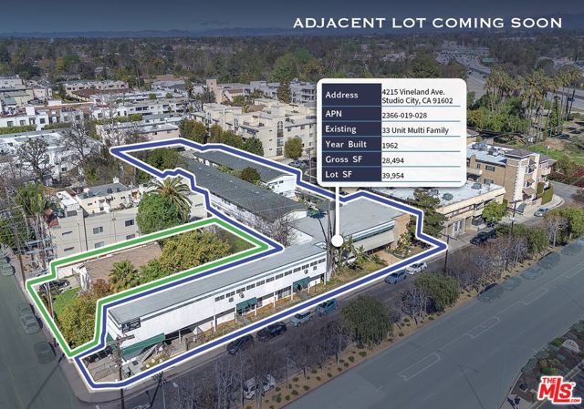 11015 Aqua Vista Street, Studio City CA: https://media.crmls.org/mediaz/377d2262-d315-4eaa-a636-695d63b87243.jpg