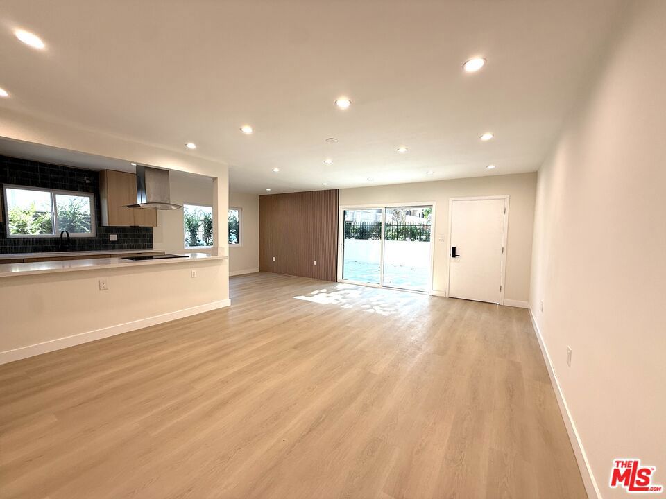 322 S Swall Drive #1