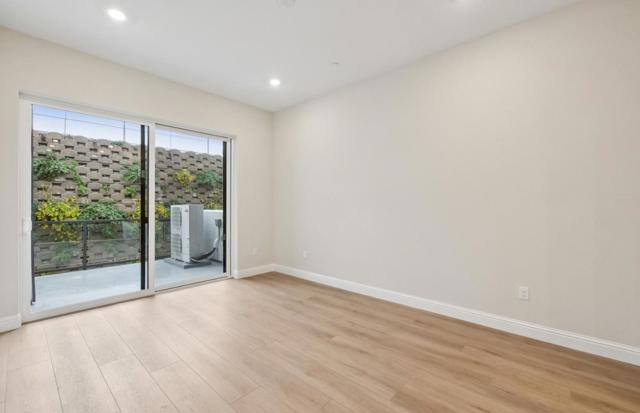 2449 Willow Way, San Mateo CA: https://media.crmls.org/mediaz/377d8a14-89d7-4f67-94a3-959d02b49fd5.jpg