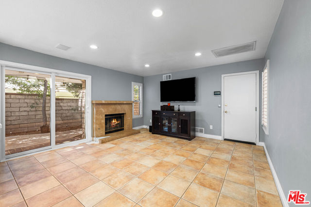 26065 Bellis Drive, Valencia CA: https://media.crmls.org/mediaz/377db2dd-3ddf-4251-9dce-3e60a75fdfc7.jpg