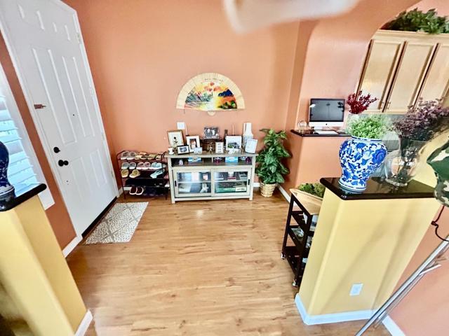1732 W Westlake Drive, Roseville CA: https://media.crmls.org/mediaz/377e33ad-da08-4410-86c9-3137f7ef1da5.jpg