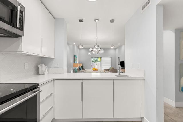 877 E Arenas Road, Palm Springs CA: https://media.crmls.org/mediaz/377e3f23-c5f8-497f-9097-668bb5757d63.jpg