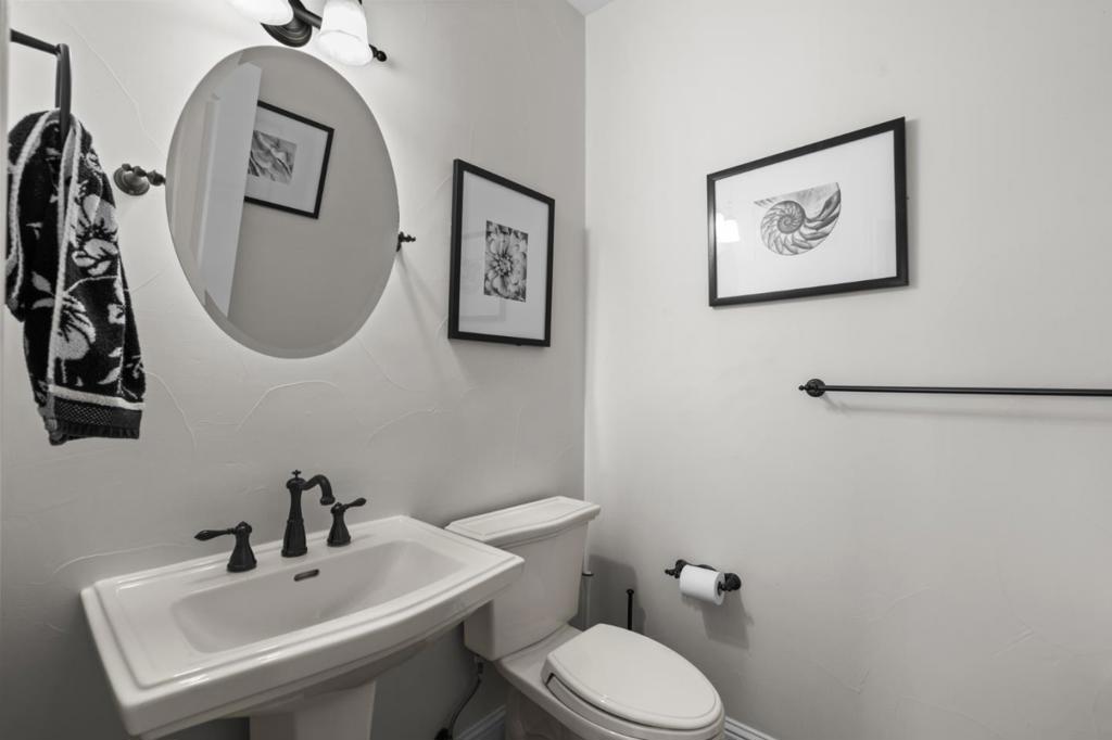 https://media.crmls.org/mediaz/377e774d-c842-4030-98c7-e34bda417d4b.jpg?preset=X-Large