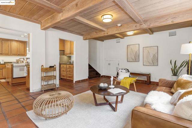 6257 Girvin Dr, Oakland CA: https://media.crmls.org/mediaz/377e88a6-ab90-4ab7-8080-b123d7c4d830.jpg