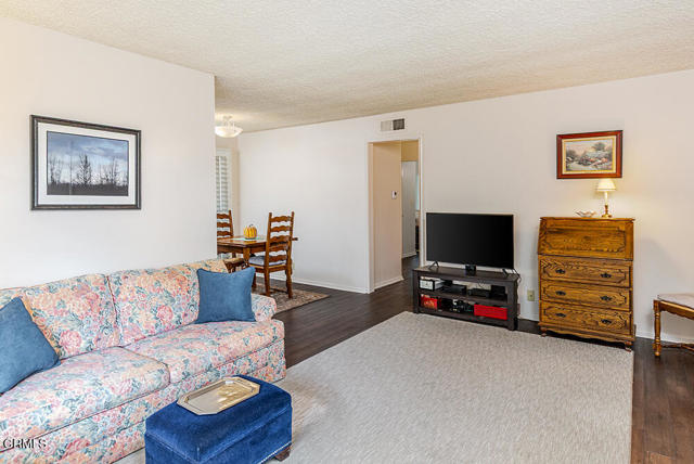 Detail Gallery Image 6 of 21 For 359 S Euclid Ave, Pasadena,  CA 91101 - 2 Beds | 1 Baths