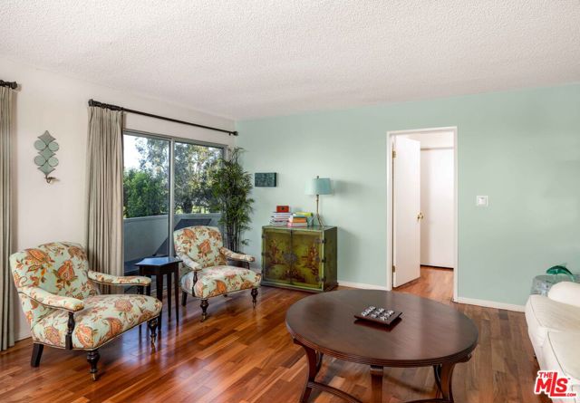 516 San Vicente Boulevard, 109 photo 4