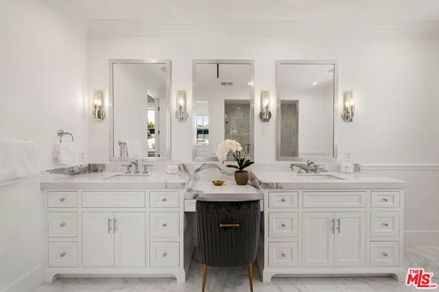 813 N Spaulding Avenue, Los Angeles CA: https://media.crmls.org/mediaz/377ee6b8-db4f-4b70-88c4-c1f7dc1dc635.jpg