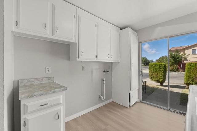 190 Ronan Avenue, Gilroy CA: https://media.crmls.org/mediaz/377f5fe5-e9f9-47d9-9780-623b3f37c648.jpg