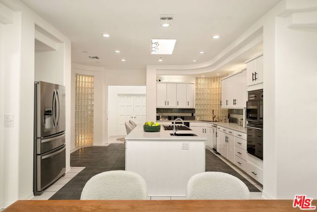 283 Lake Sherwood Drive photo 17
