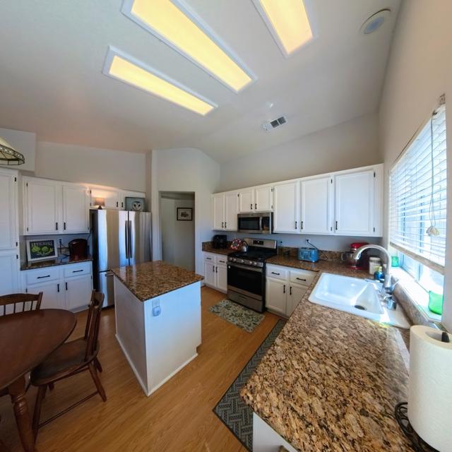 37879 Hollister Drive, Palm Desert, CA 92211