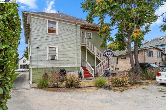 Image 12 of 27 For 954 Park St  