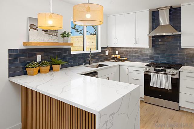 4822 Kesling Court, San Diego CA: https://media.crmls.org/mediaz/3780919b-205a-4465-969e-778b46d6ebba.jpg