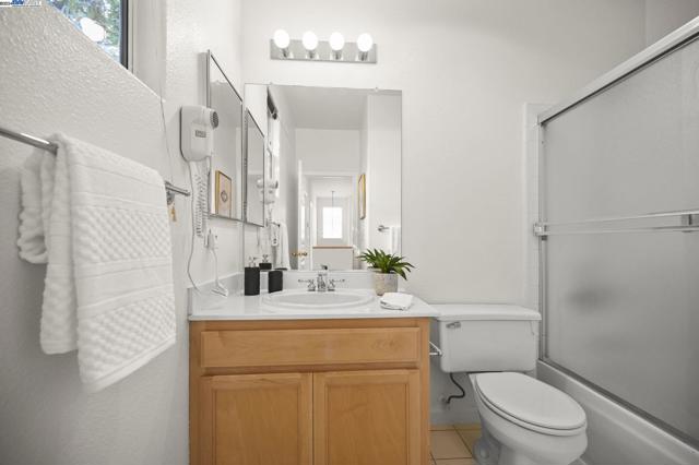 Image 20 of 35 For 449 Farrel Ct