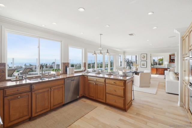 2142 Bulrush, San Diego CA: https://media.crmls.org/mediaz/37812172-5069-49d2-94ac-ef8cb27161ae.jpg