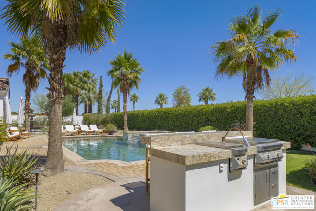 27 Cassis Circle, Rancho Mirage CA: https://media.crmls.org/mediaz/37813ee8-4fff-4592-9883-cc7f6fdc85c5.jpg