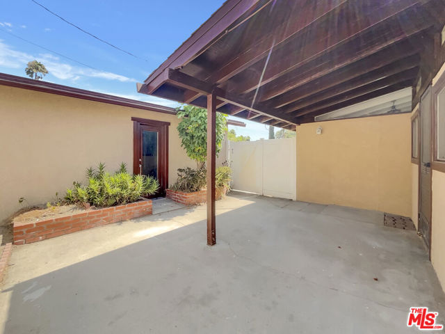 13108 Fellows Avenue photo 8