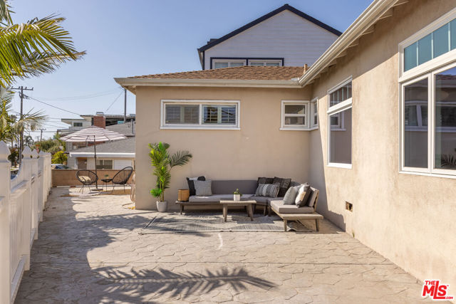 1402 Prospect Avenue, Hermosa Beach, California 90254, 3 Bedrooms Bedrooms, 0 ,1 BathroomBathrooms,Residential,For Sale,Prospect,0,26838145